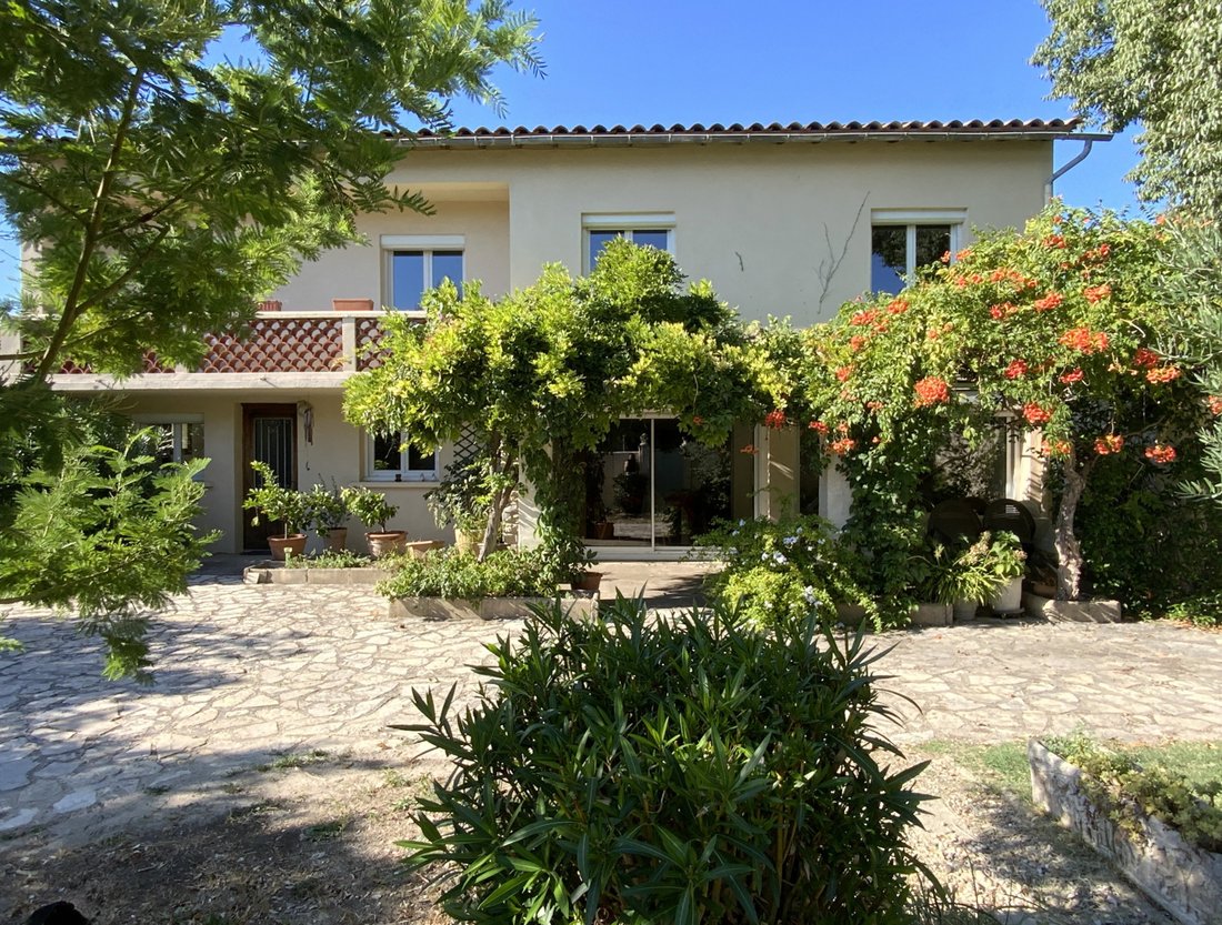 Casa en Uzès, Occitania, Francia 1 - 18812785