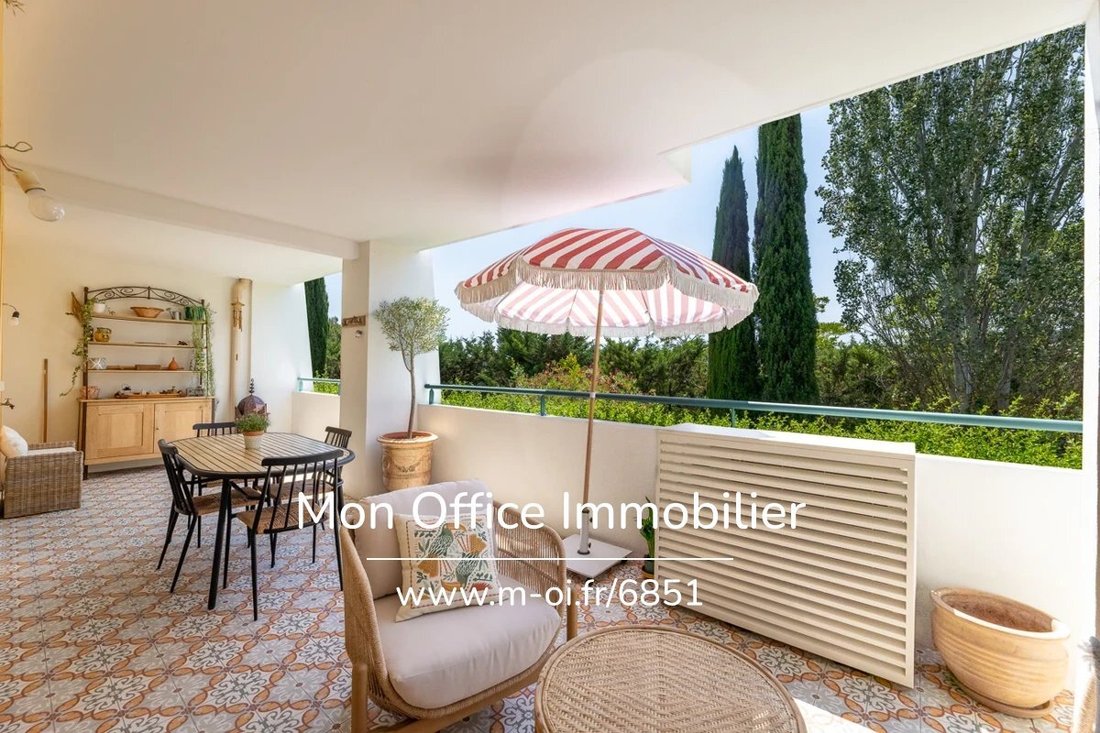 Apartment in Mazenod-Bellevue-Saint Donat-Banon, Aix-en-Provence, France 1 - 18812516
