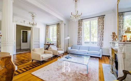 Haus in Hôtel de Ville-Quinconce-Saint Seurin-Fondaudège, Bordeaux, Frankreich 1