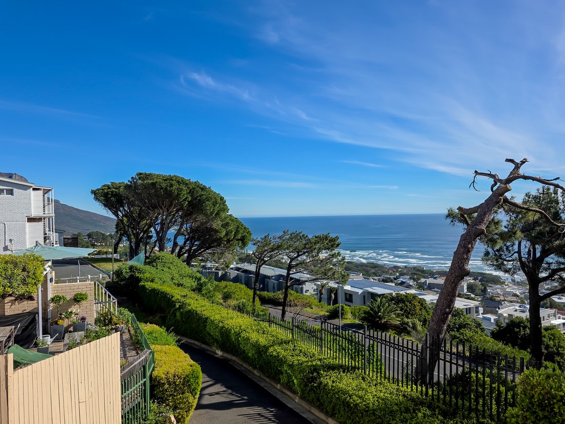 Apartment in Camps Bay, Cape Town, South Africa 2 - 18813227