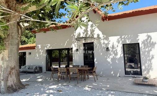 Villa in Maillane, Provence-Alpes-Côte d'Azur, France 1