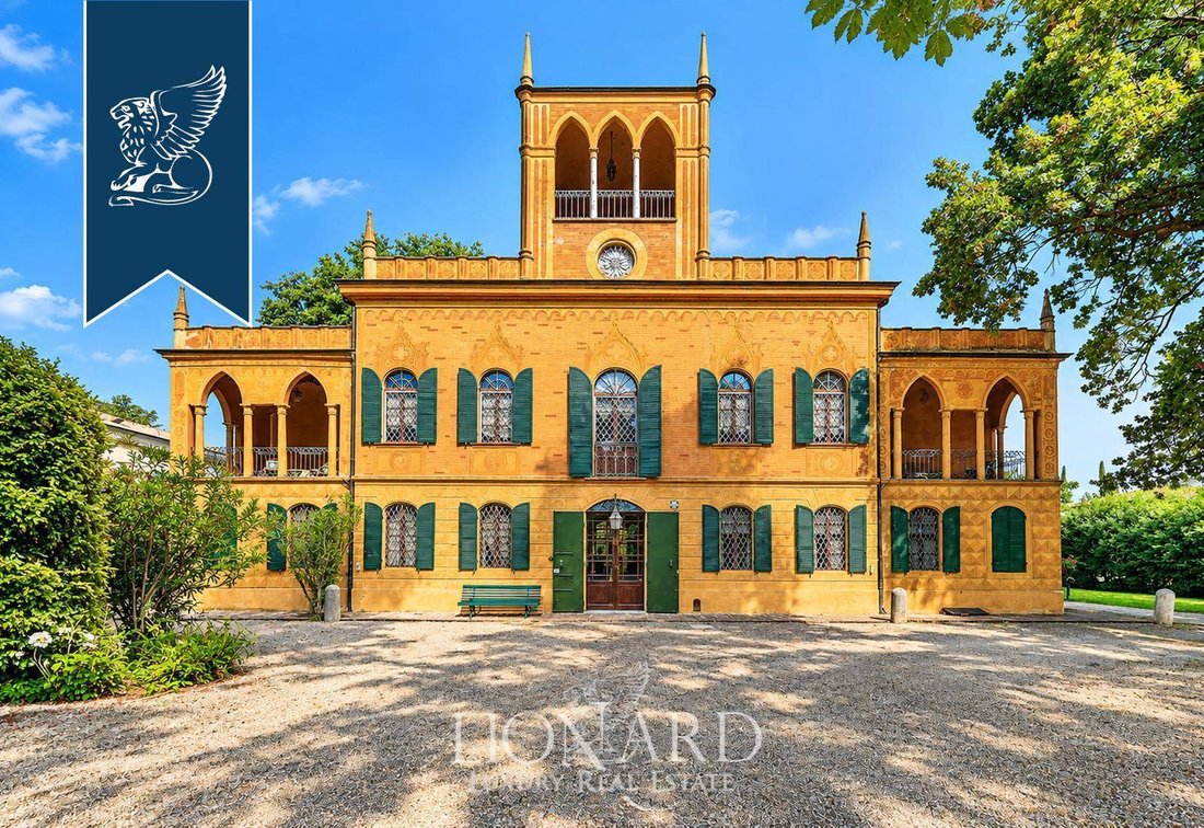 Villa in Sankt Pelgrino-Crocetta-Baragalla, Reggio Emilia, Emilia-Romagna 2 - 18815552