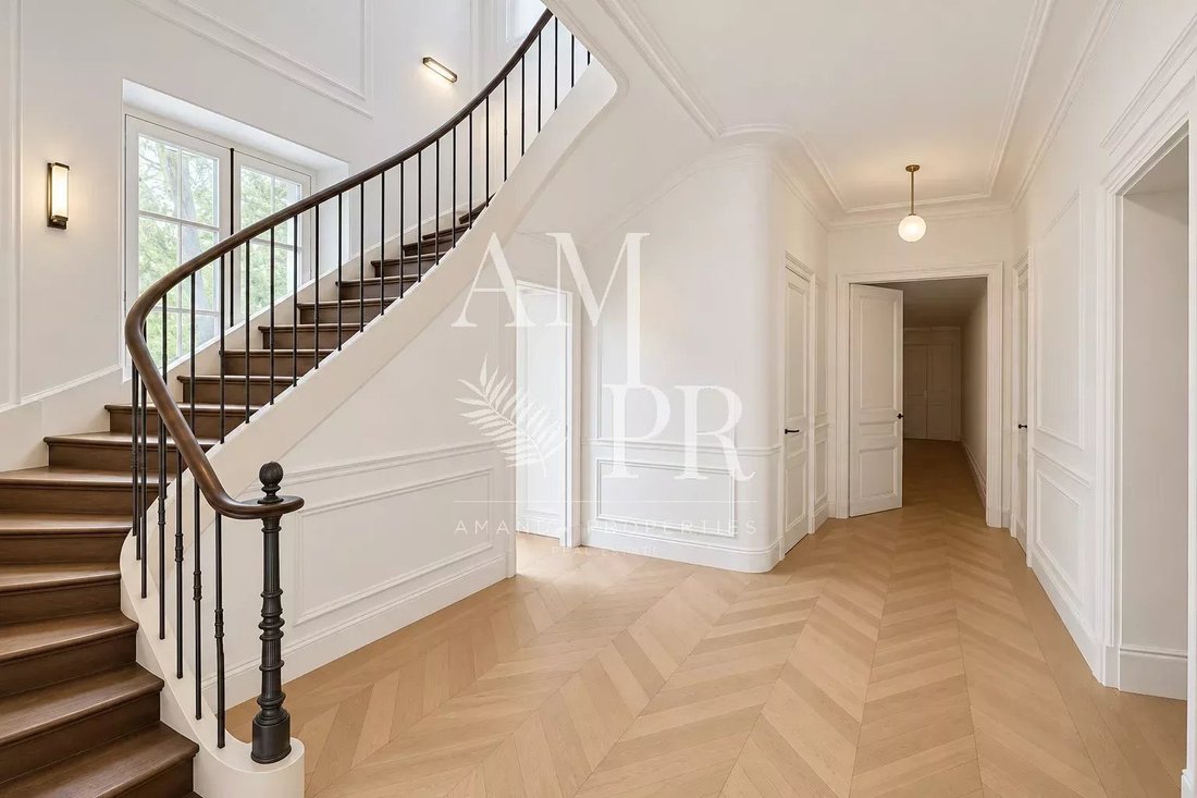 Villa in Saint Nicolas, Cannes, France 2 - 18812645