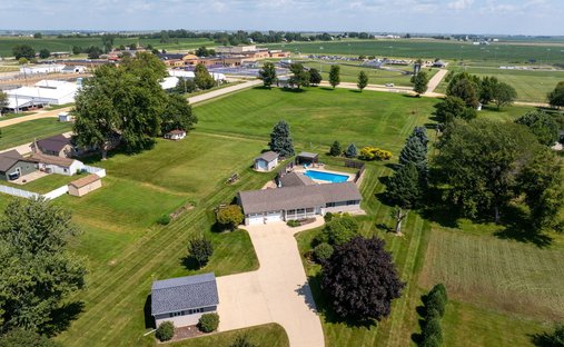 House in DeWitt, Iowa, United States 1