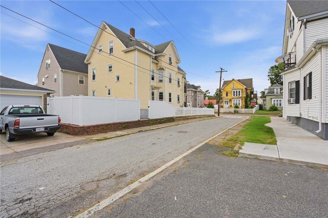 Otros en Attleboro, Massachusetts, Estados Unidos 3 - 18813543