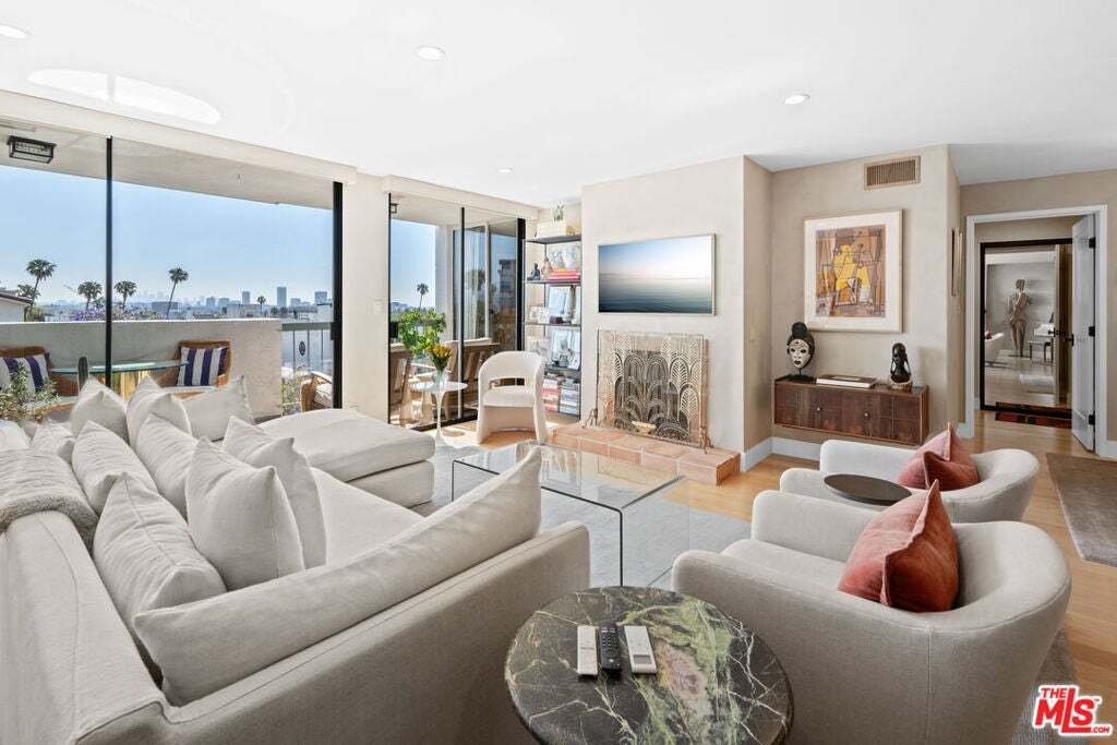 Condominio a Beverly Hills, California, Stati Uniti 1 - 18813920