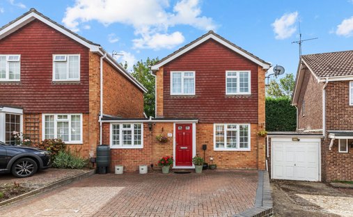 House in Fivensgreen, Horsham, England 1