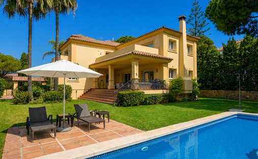 Villa in Elviria-Cabopino, Marbella, Spain 1