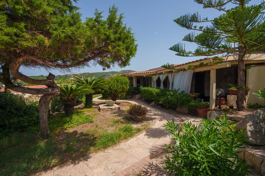 Villa a Santa Teresa Gallura, Sardegna, Italia 2 - 18811296