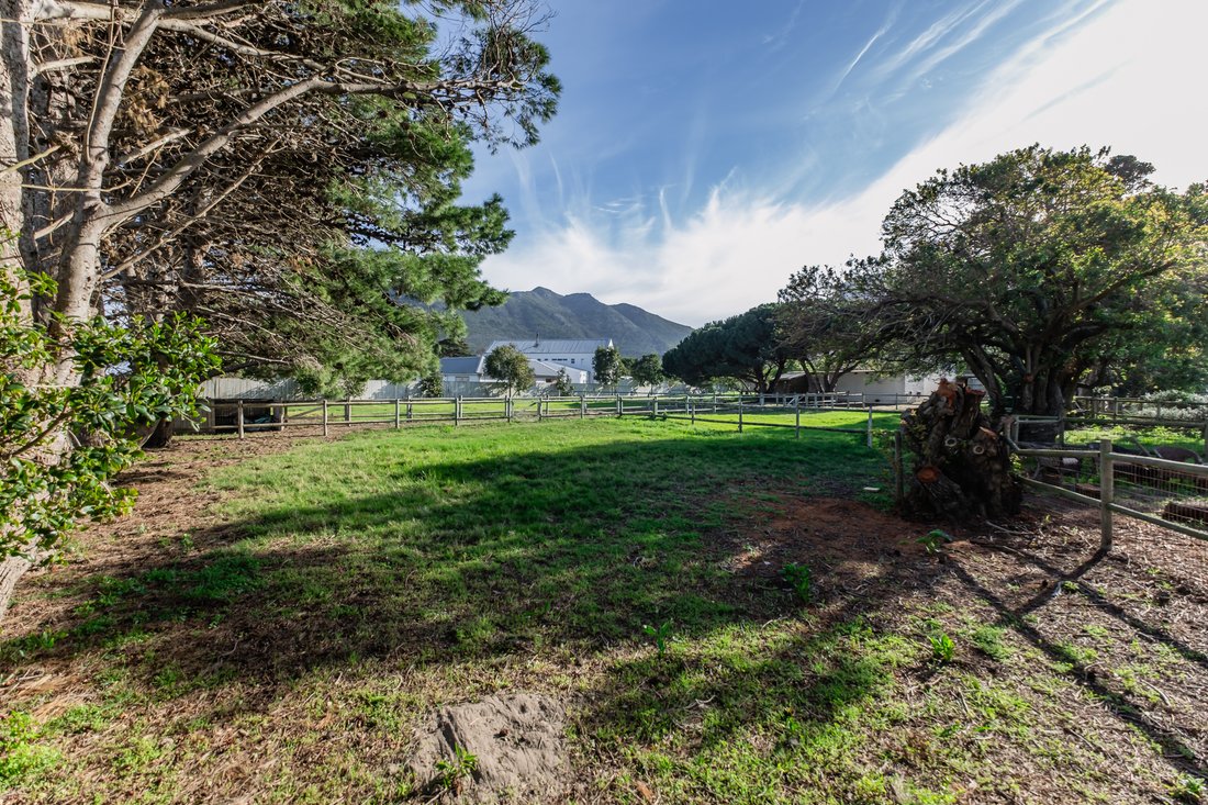 Terreno en Crofters Valley, Ciudad del Cabo, El Cabo Occidental 2 - 18813232