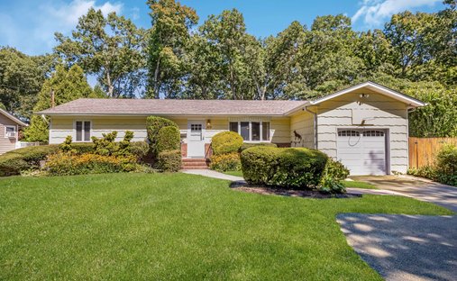 House in Deer Park, New York, United States 1