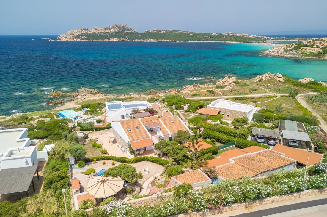 Villa a Santa Teresa Gallura, Sardegna, Italia 1 - 18811296