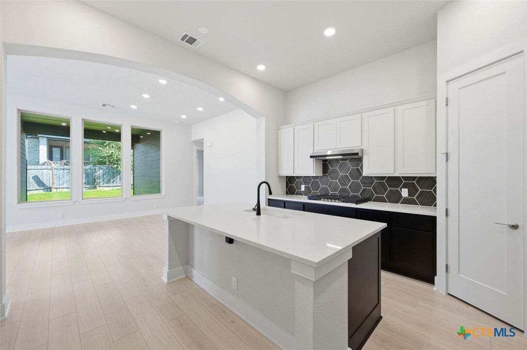House in San Antonio, Texas, United States 2 - 17519418