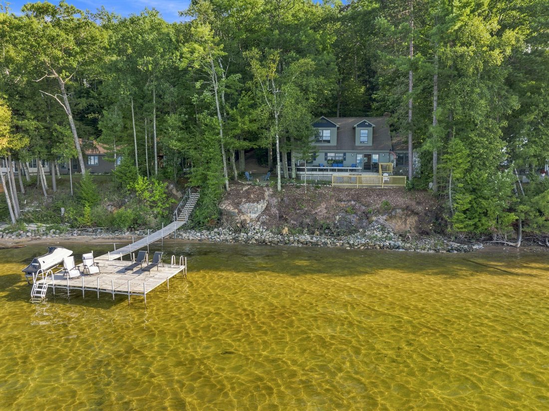 Casa a Indian River, Michigan, Stati Uniti 2 - 18813328