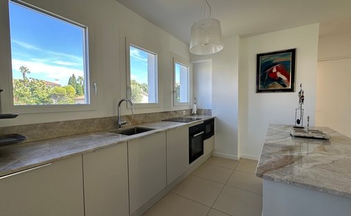 Villa in Nord, Sanary-sur-Mer, France 1