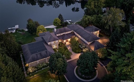 House in Orchard Lake Village, Michigan, United States 1