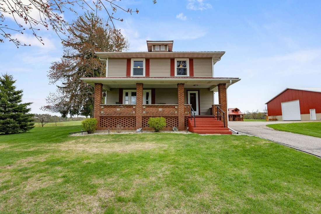 House in Iola, Wisconsin, United States 3 - 18814033