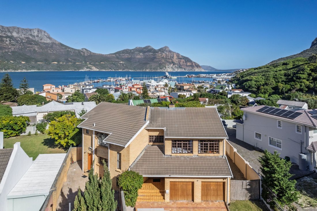 House in Scott Estate, Cape Town, South Africa 1 - 18813871