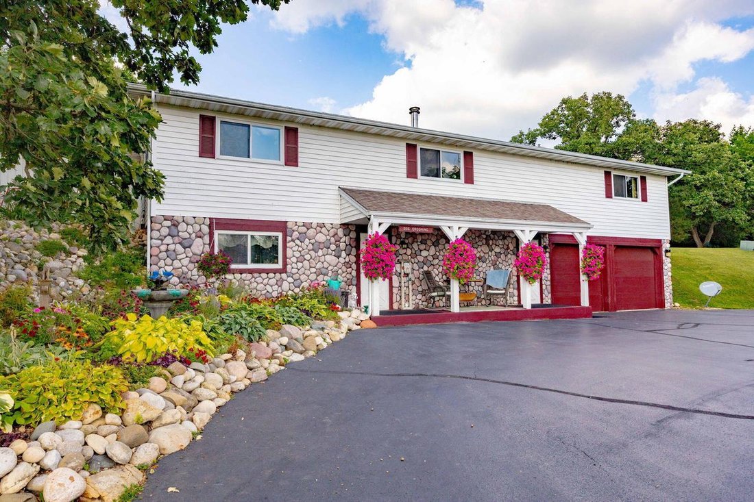 House in Eagle, Wisconsin, United States 3 - 18811553
