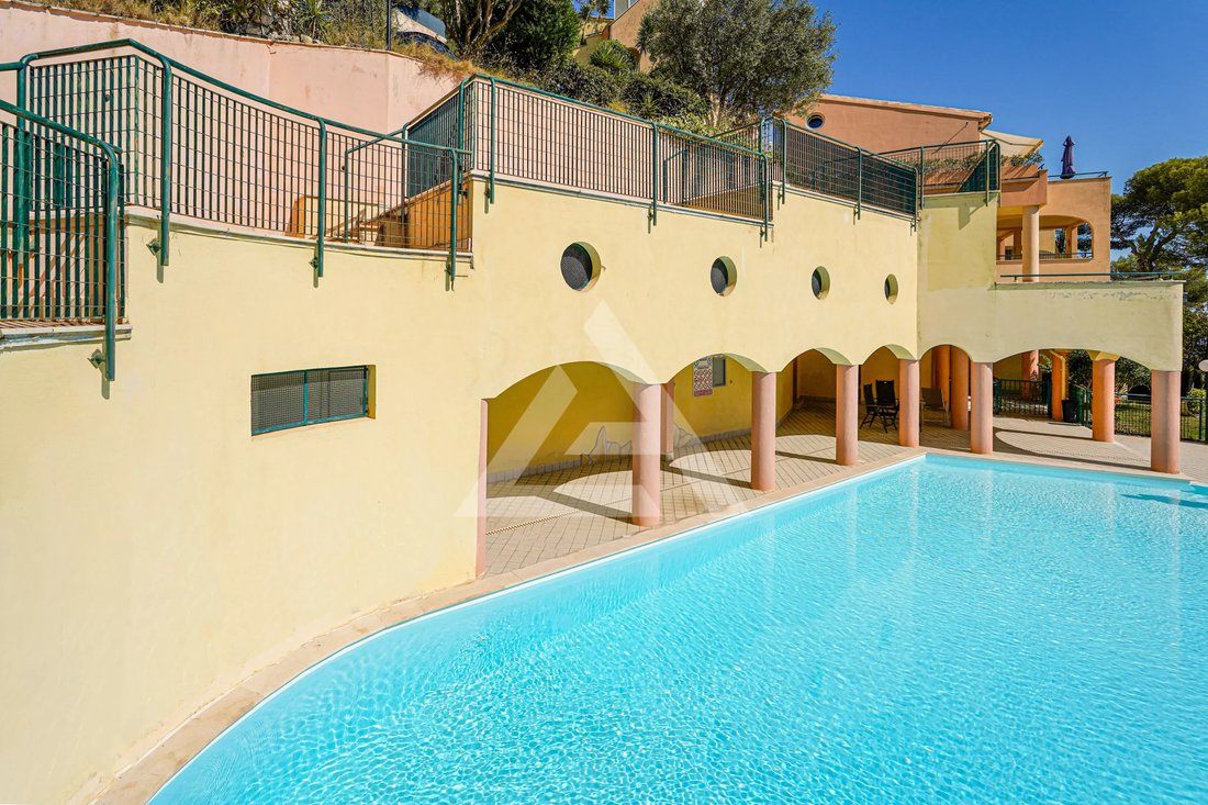 Wohnung in La Turbie, Provence-Alpes-Côte d'Azur, Frankreich 1 - 18812157
