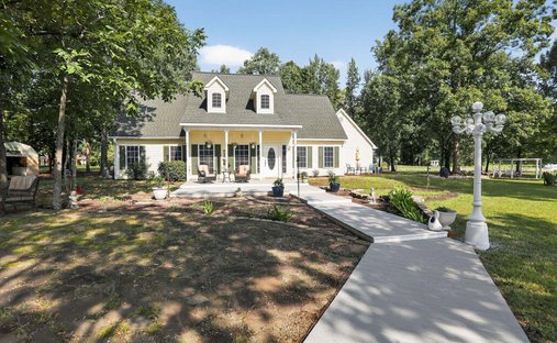 House in Avinger, Texas, United States 1