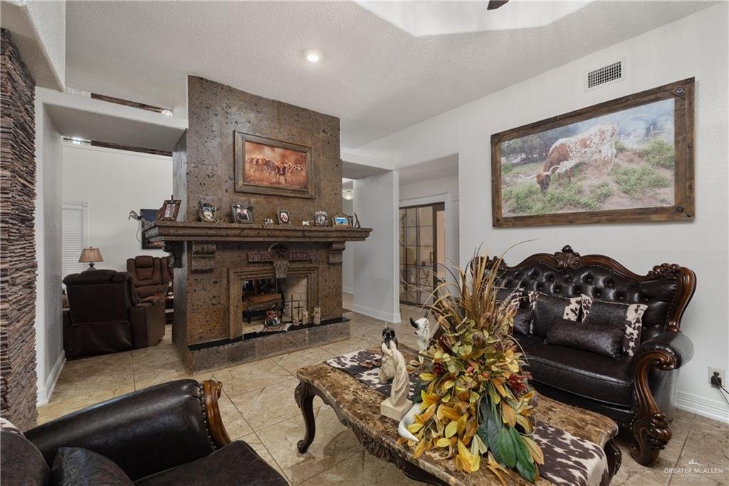 House in McAllen, Texas, United States 5 - 18814234