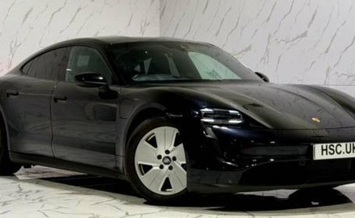 Porsche Taycan Performance 79.2kWh Saloon 4dr Electric Auto RWD (11kW Charger) (408 ps) in Ruislip, United Kingdom 1