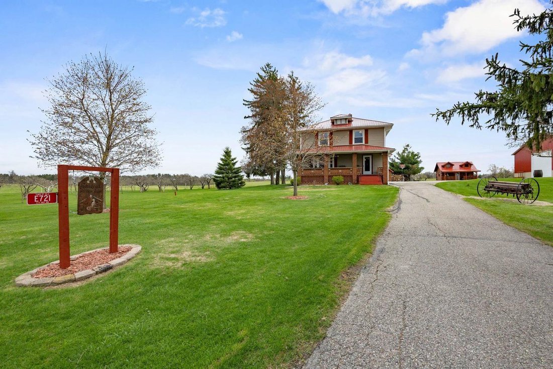 House in Iola, Wisconsin, United States 2 - 18814033