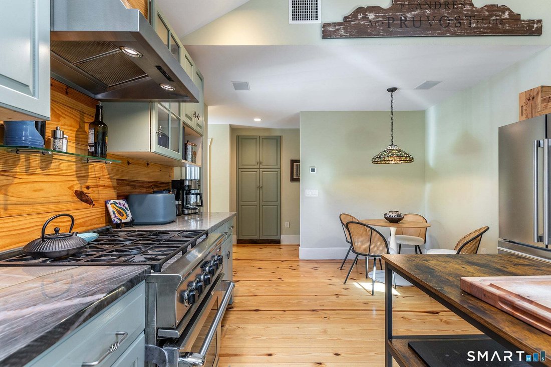 House in Woodbury, Connecticut, United States 4 - 18811405