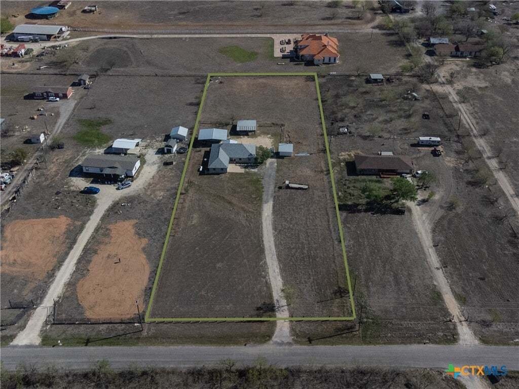 House in Lockhart, Texas, United States 1 - 18814133