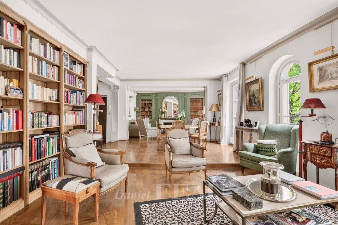 Apartment in Batignolles-Cardinet, Paris 17e Arrondissement, Paris 2 - 18812750