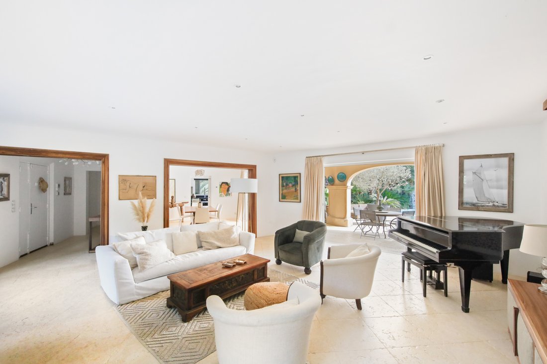 Villa in Grimaud, Provence-Alpes-Côte d'Azur, Frankreich 4 - 18815532