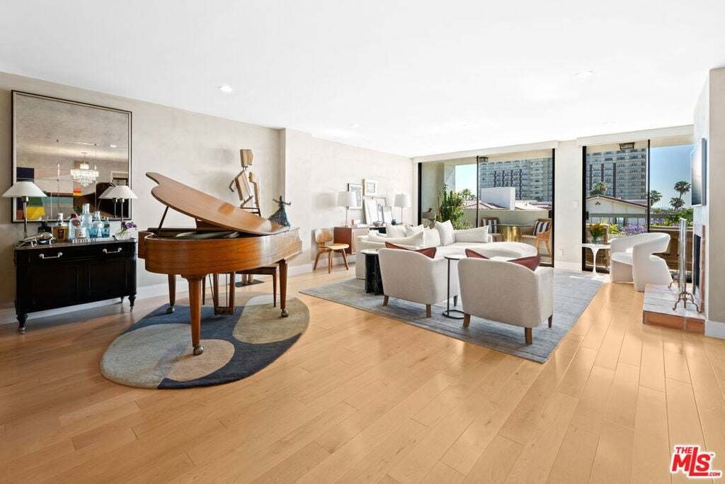 Condominio a Beverly Hills, California, Stati Uniti 2 - 18813920