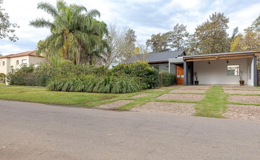 House in Rosario, Santa Fe Province, Argentina 1