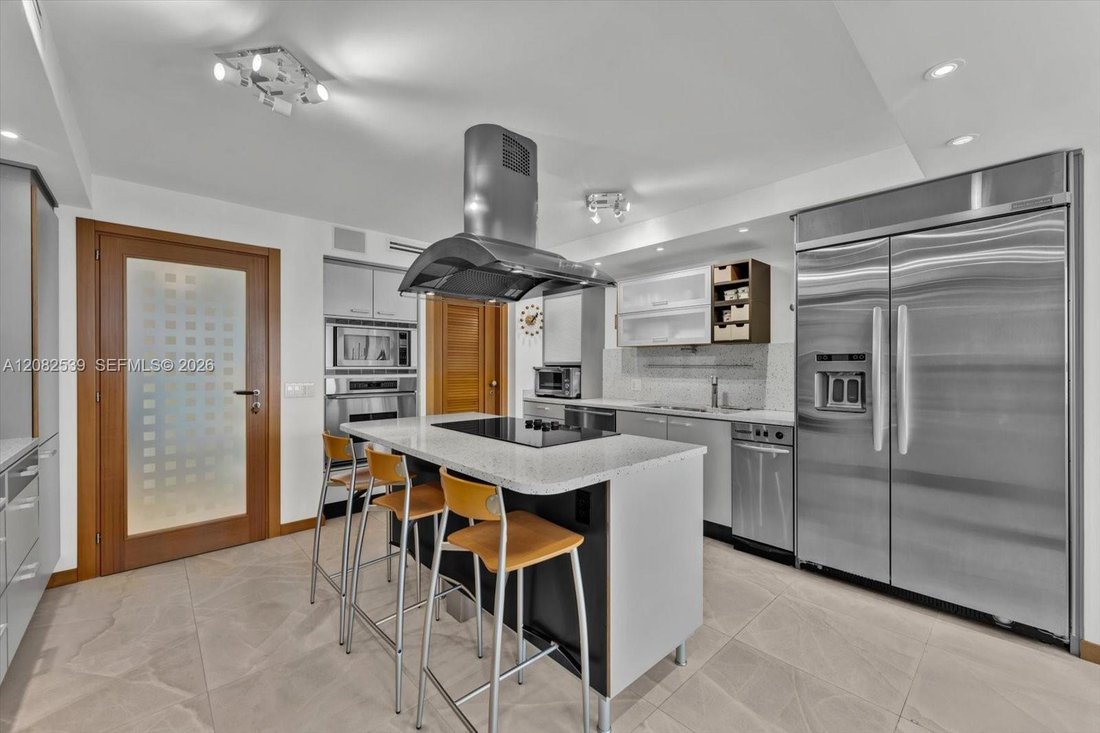 Condo in Miami, Florida, United States 5 - 18813429