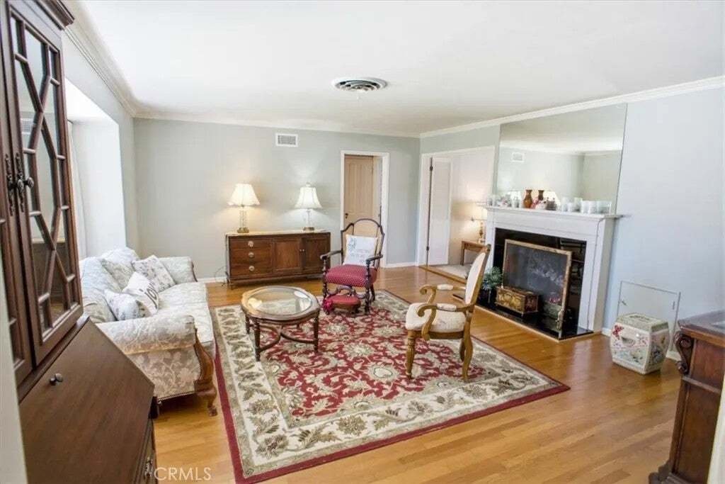 House in Burbank, California, United States 5 - 18814368