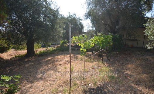 Land in Centre, Vallauris, France 1