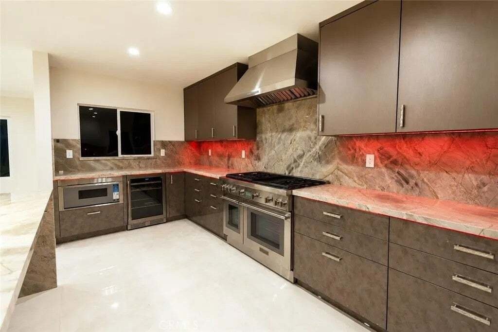 House in Burbank, California, United States 5 - 18674158