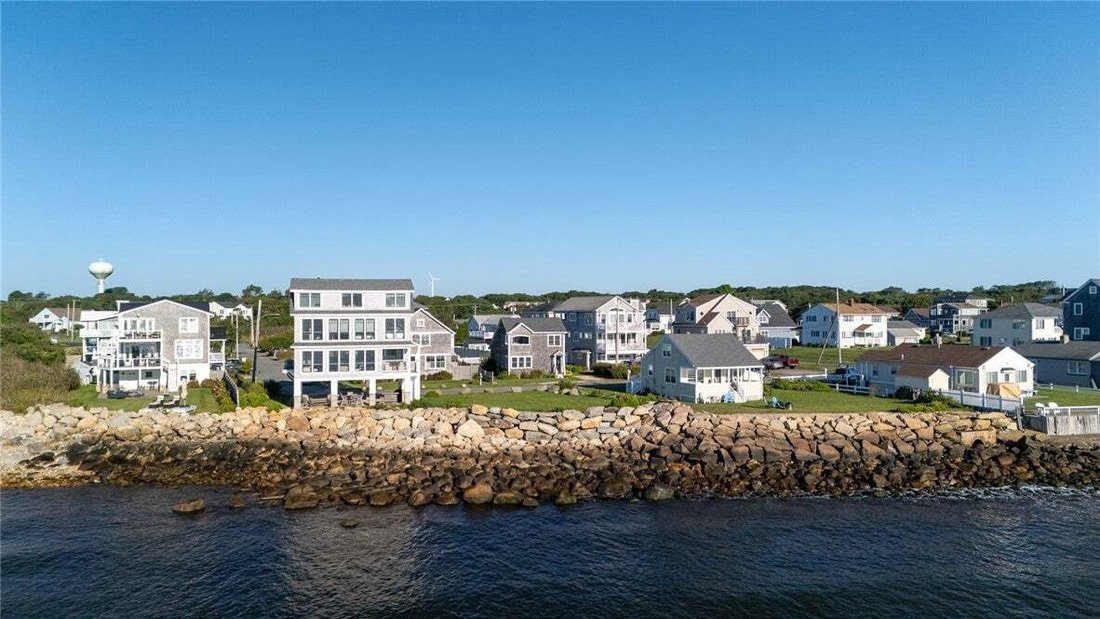 Narragansett, Rhode Island, United States 3 - 18813538