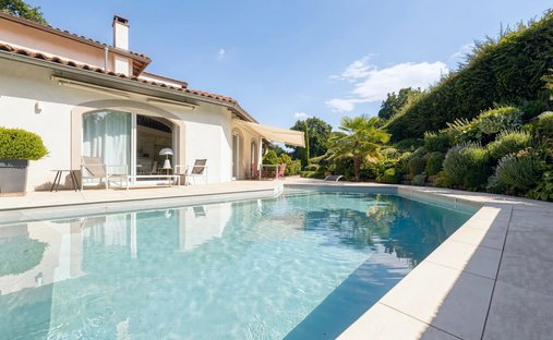 House in Charbonnieres-les-Bains, Auvergne-Rhône-Alpes, France 1