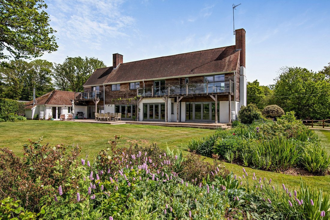 Haus in Surrey, England 1 - 17984573
