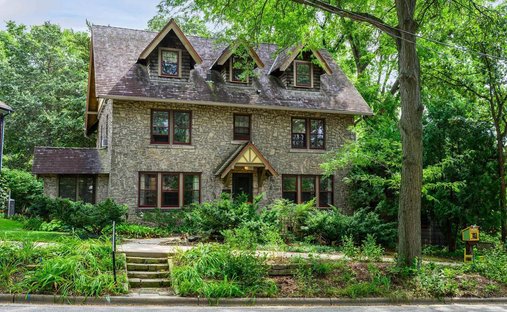 House in Maple Bluff, Wisconsin, United States 1