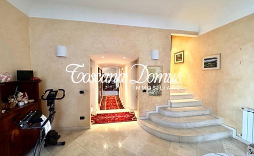 Villa in Fuori Porta Camollia - Petriccio, Siena, Tuscany 1