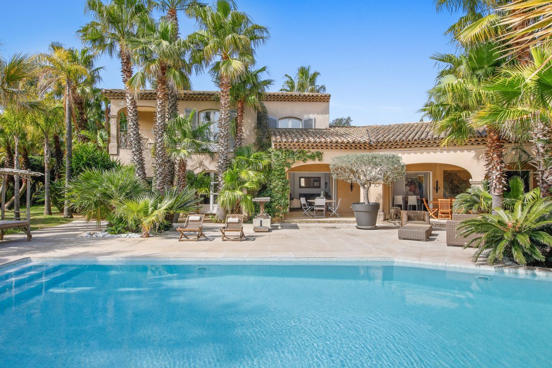 Villa in Grimaud, Provence-Alpes-Côte d'Azur, Frankreich 2 - 18815532