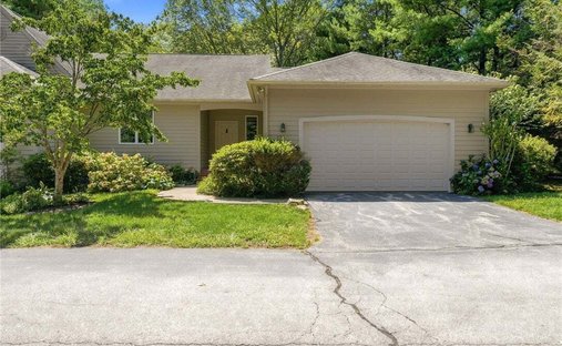Condo in East Greenwich, Rhode Island, United States 1