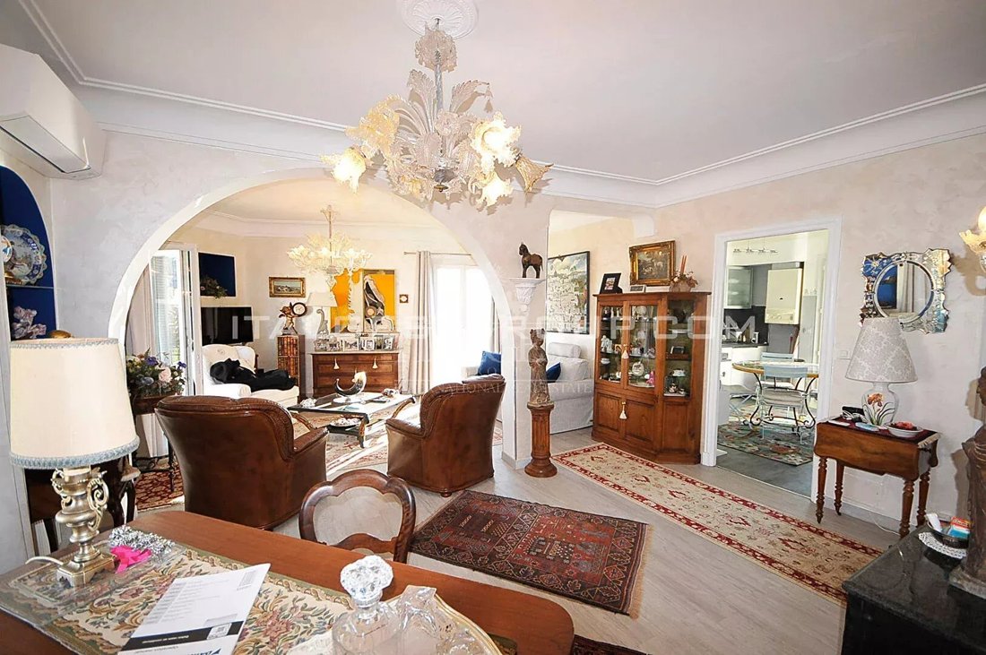 Wohnung in Französische Riviera, Provence-Alpes-Côte d'Azur, Frankreich 3 - 18812657