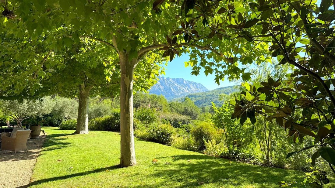 Country House in Le Tholonet, Provence-Alpes-Côte d'Azur, France 2 - 18812138