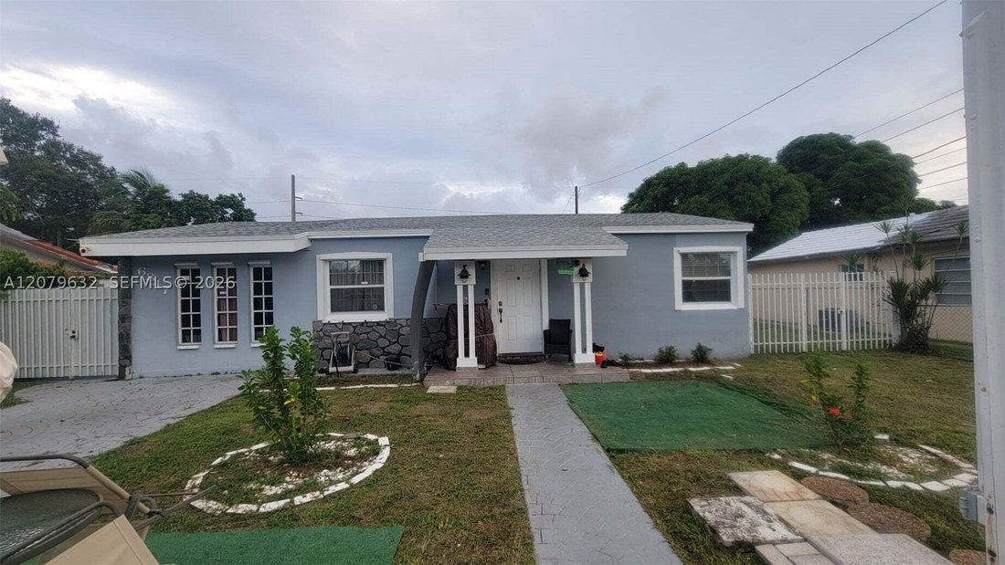 House in Miami, Florida, United States 1 - 18813748