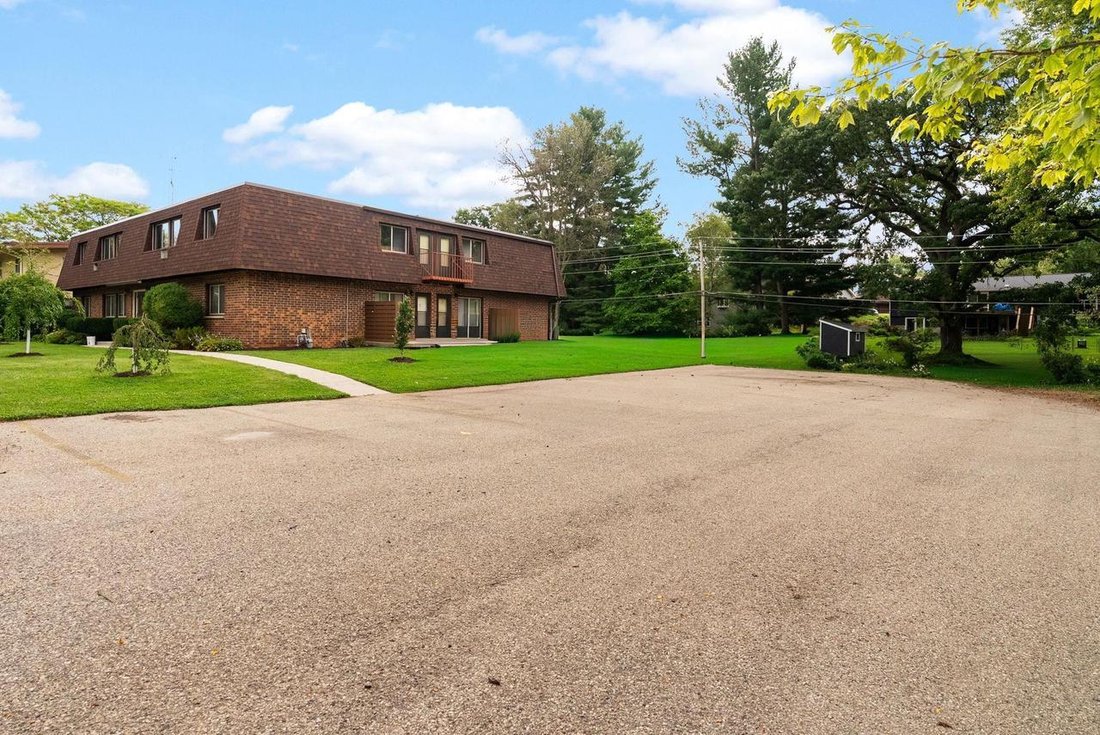 Cross Plains, Wisconsin, United States 2 - 18813977