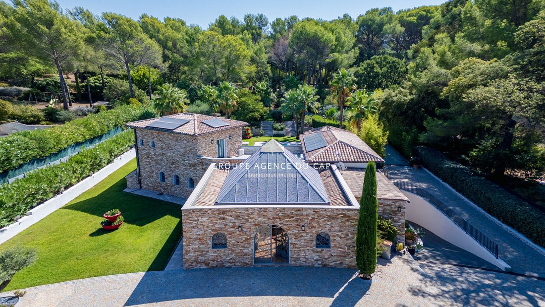 Villa à Tour de Mare, Fréjus, France 1 - 18815796